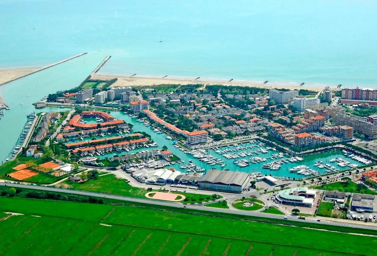 Comfy Flat With Balcony And Shared Pool - Beahost Apartment Porto Santa Margherita di Caorle