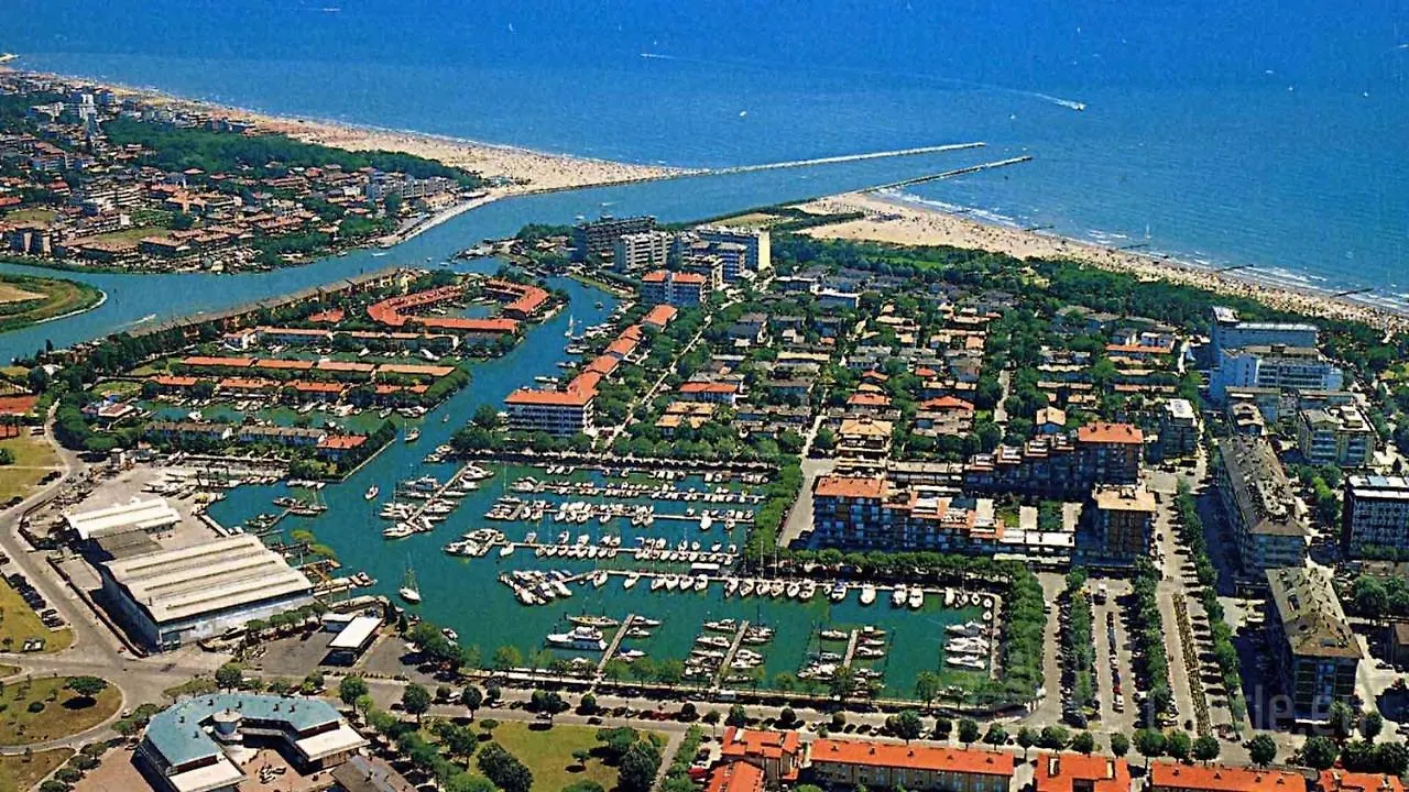 Comfy Flat With Balcony And Shared Pool - Beahost Apartment Porto Santa Margherita di Caorle
