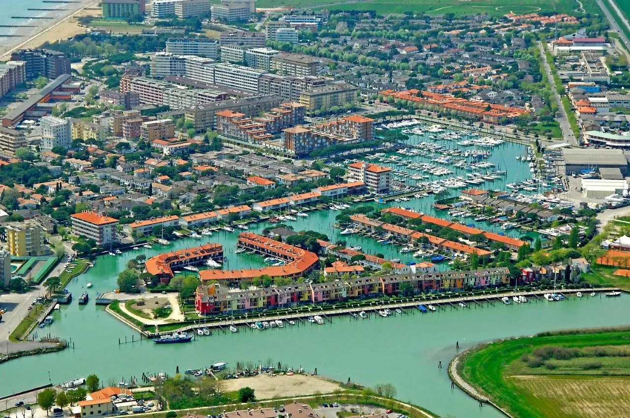 Comfy Flat With Balcony And Shared Pool - Beahost Apartment Porto Santa Margherita di Caorle